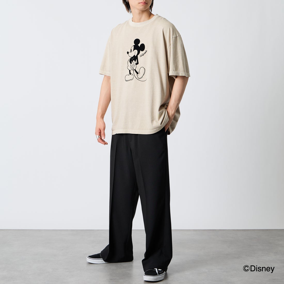 GOOD ROCK SPEED [グッドロックスピード] 別注 / MICKEY MOUSE / フロッキープリントTシャツ [INTN-076-JF] BEIGE &&モデル身長：177cm 着用サイズ：XL&&