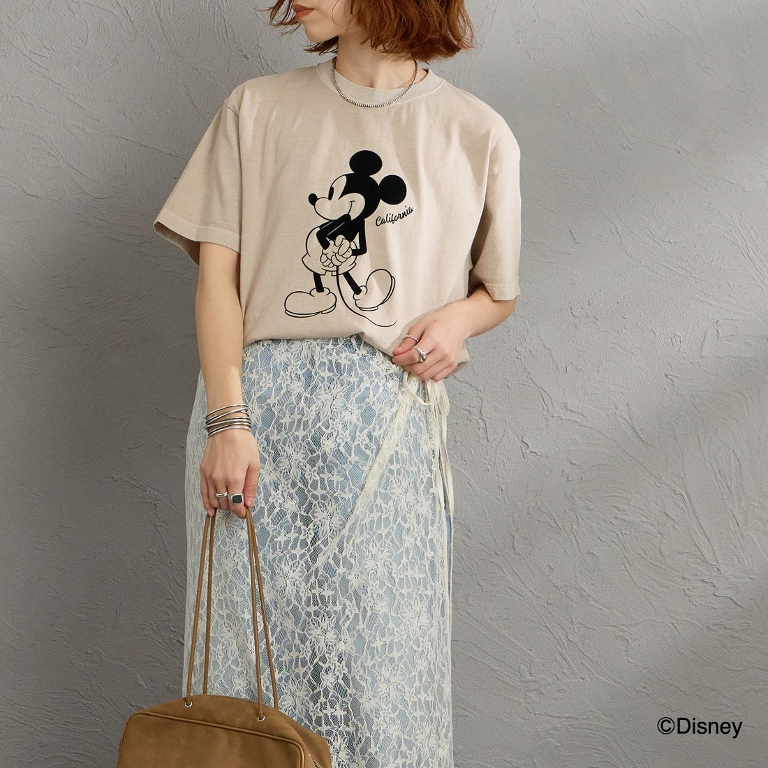 GOOD ROCK SPEED [グッドロックスピード] 別注 / MICKEY MOUSE / フロッキープリントTシャツ [INTN-076-JF] BEIGE &&モデル身長：158cm 着用サイズ：M&&