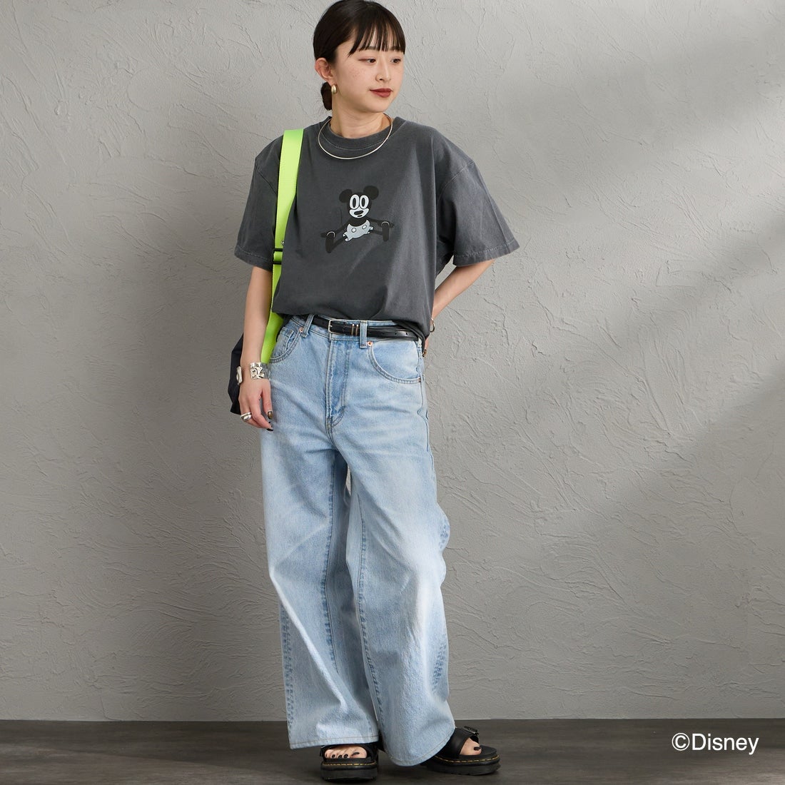 GOOD ROCK SPEED [グッドロックスピード] 別注 / MICKEY MOUSE / クロップド丈プリントTシャツ [INTN-078-JF] CHARCOAL &&モデル身長：150cm 着用サイズ：M&&