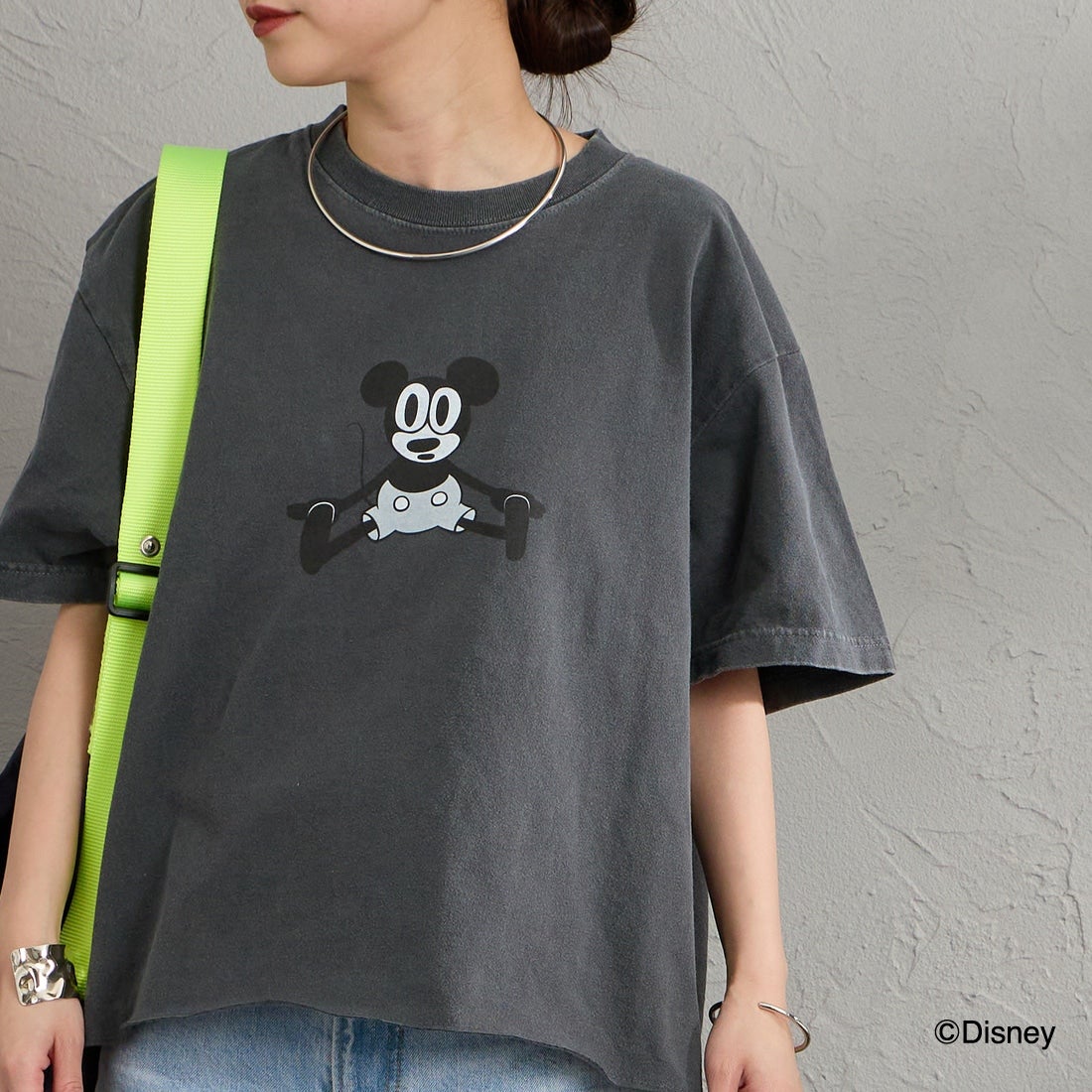 GOOD ROCK SPEED [グッドロックスピード] 別注 / MICKEY MOUSE / クロップド丈プリントTシャツ [INTN-078-JF] CHARCOAL &&モデル身長：150cm 着用サイズ：M&&