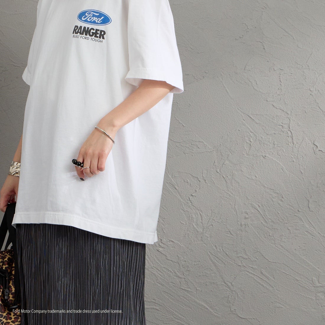 GOOD ROCK SPEED [グッドロックスピード] 別注 FORD ロゴバックプリントTシャツ [INTN-079-JF] WHITE &&モデル身長：150cm 着用サイズ：M&&