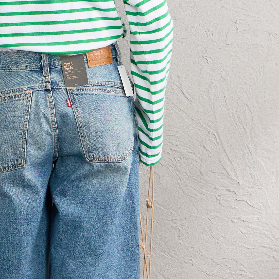 LEVI'S [リーバイス] スーパーバギージョーツ [005DT-00] 02 HAZY TI &&モデル身長：162cm 着用サイズ：25&&