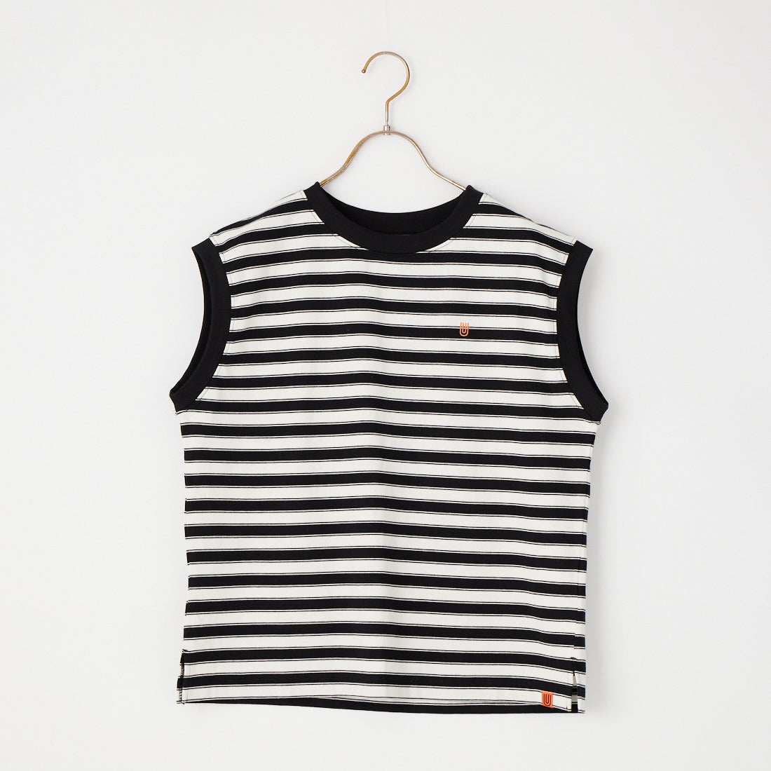 UNIVERSAL OVERALL [ユニバーサルオーバーオール] 別注 ワンポイントロゴ刺繍 ノースリーブカットソー [U2612250IN-JF] WHT/BLK