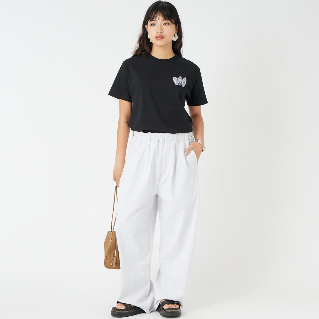 The Endless Summer [エンドレスサマー] SURF GAME ショートスリーブTシャツ [FH-26574351] 01 BLACK &&モデル身長：162cm 着用サイズ：S&&