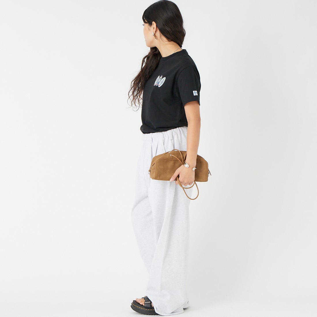 The Endless Summer [エンドレスサマー] SURF GAME ショートスリーブTシャツ [FH-26574351] 01 BLACK &&モデル身長：162cm 着用サイズ：S&&