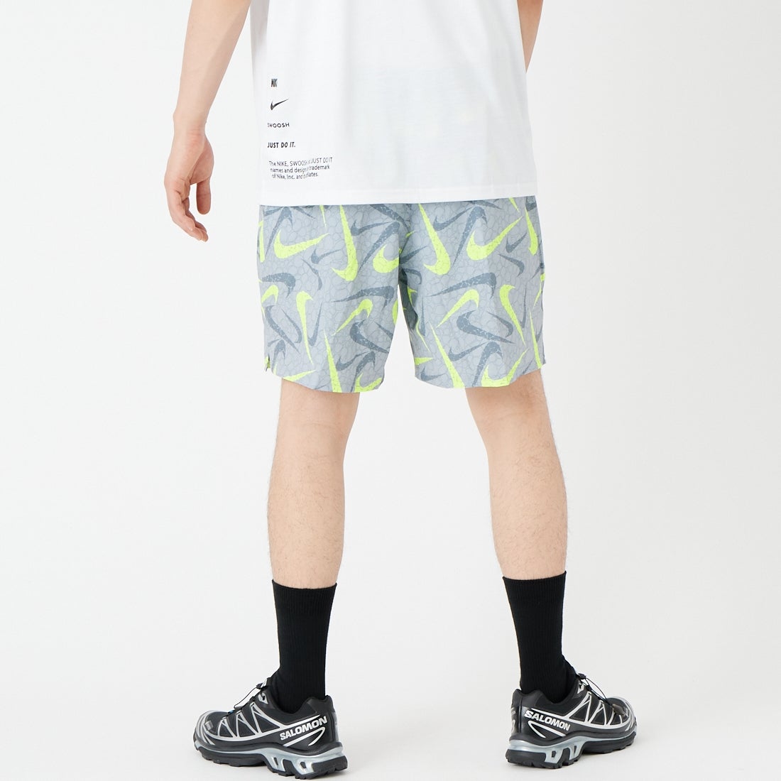 NIKE SWIM [ナイキスイム] ブレイカーマルチプリント 7インチボレーショーツ [NESSG550] N054 ｳﾙﾌｸﾞ &&モデル身長：177cm 着用サイズ：L&&