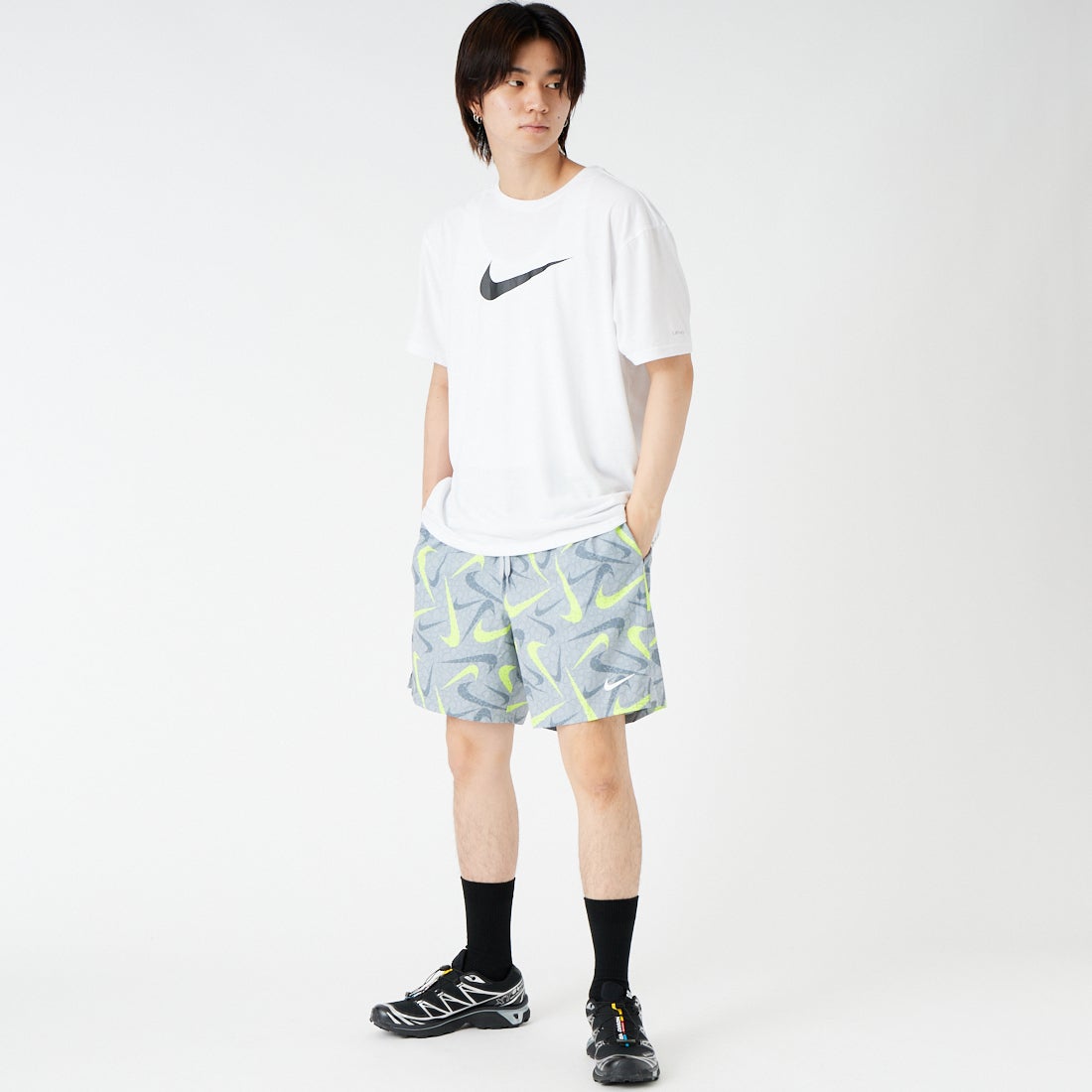 NIKE SWIM [ナイキスイム] ブレイカーマルチプリント 7インチボレーショーツ [NESSG550] N054 ｳﾙﾌｸﾞ &&モデル身長：177cm 着用サイズ：L&&