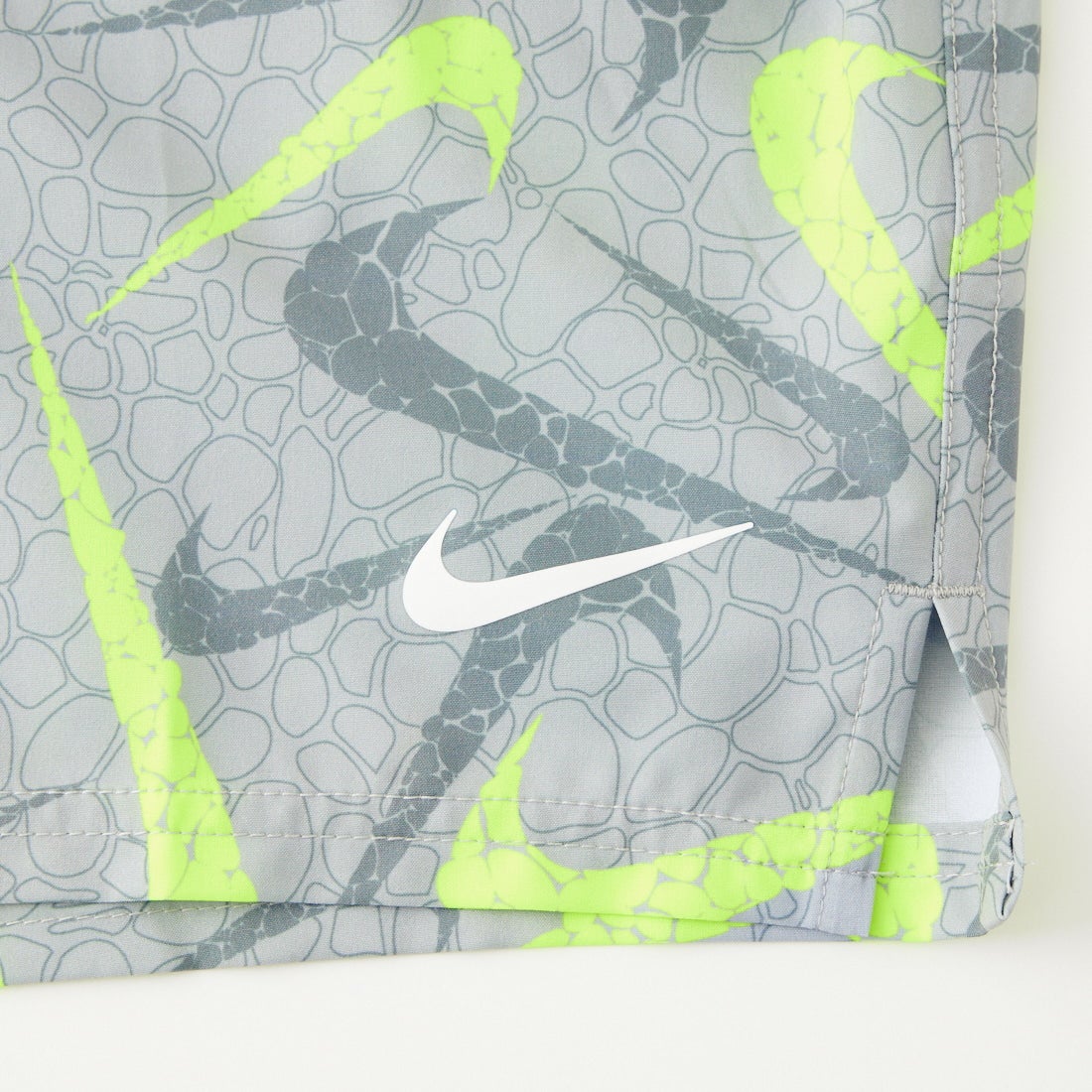 NIKE SWIM [ナイキスイム] ブレイカーマルチプリント 7インチボレーショーツ [NESSG550] N054 ｳﾙﾌｸﾞ