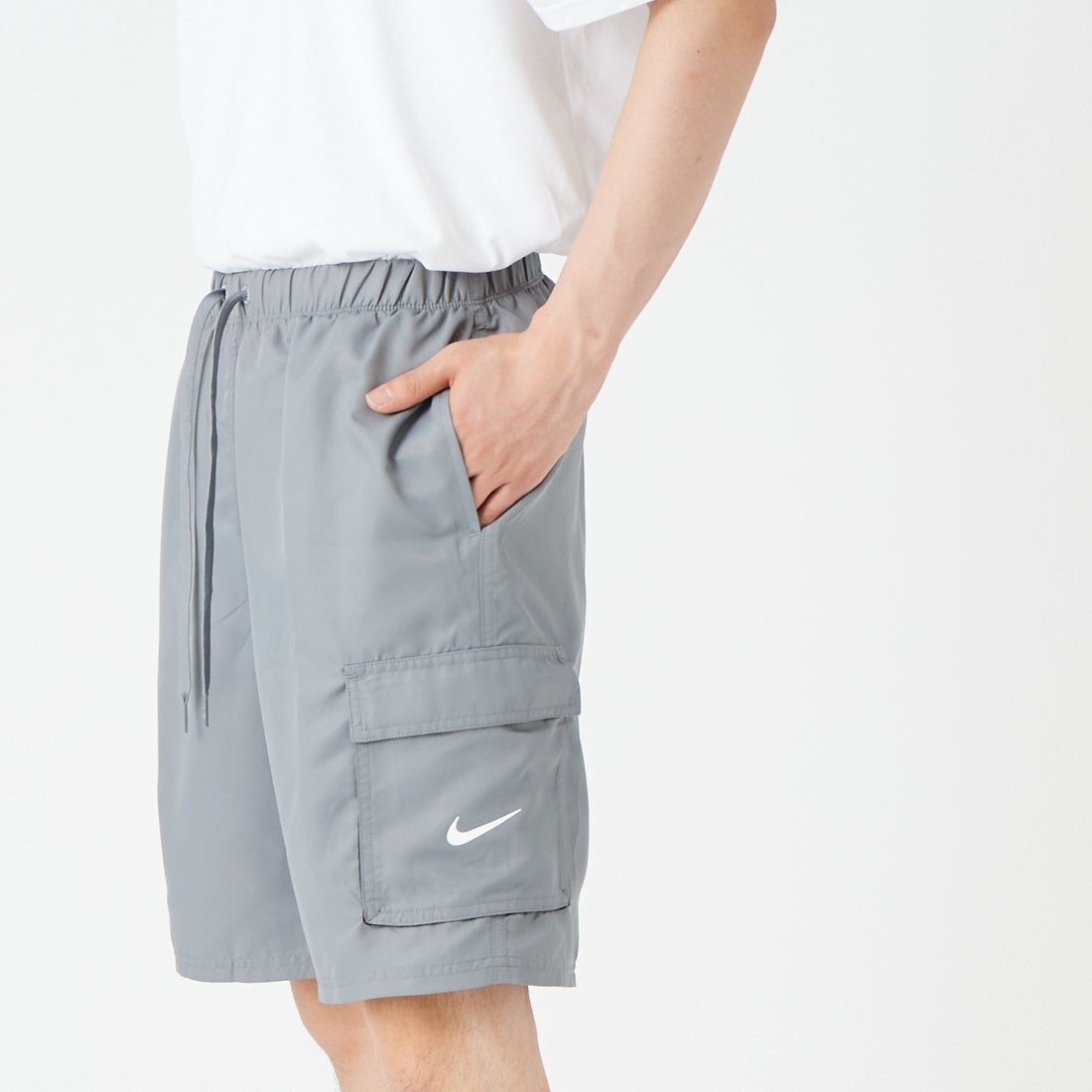 NIKE SWIM [ナイキスイム] ボヤージュエッセンシャル 9インチボレーショーツ [NESSG452] N051 ｸｰﾙｸﾞ &&モデル身長：177cm 着用サイズ：L&&