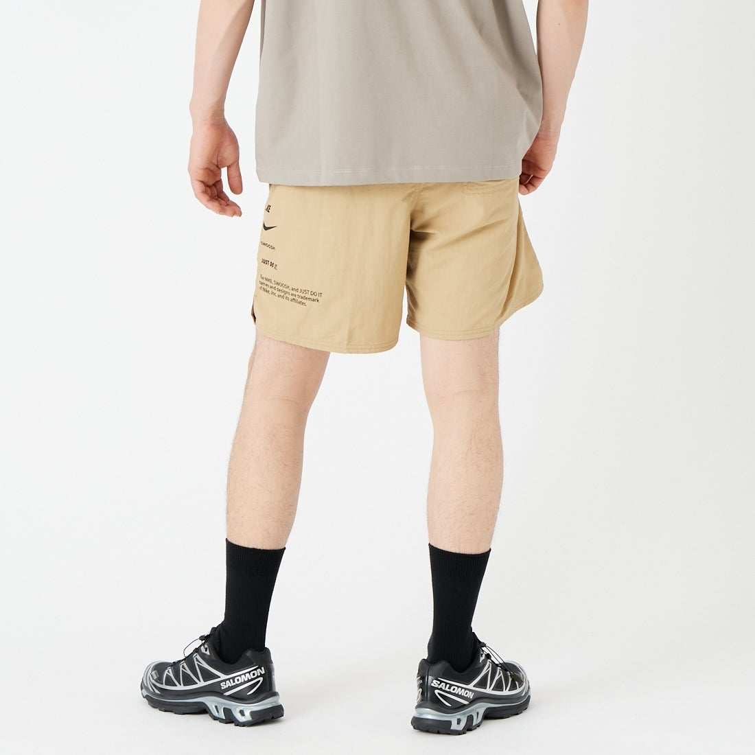 NIKE SWIM [ナイキスイム] グラフィックスペック 7インチボレーショーツ [NESSF508] N241 ﾊﾟﾗｼｭ &&モデル身長：177cm 着用サイズ：L&&