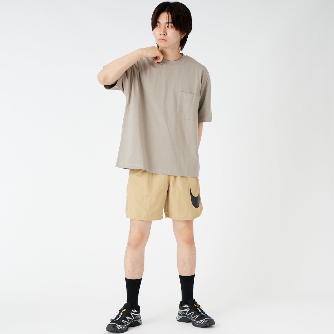 NIKE SWIM [ナイキスイム] グラフィックスペック 7インチボレーショーツ [NESSF508] N241 ﾊﾟﾗｼｭ &&モデル身長：177cm 着用サイズ：L&&
