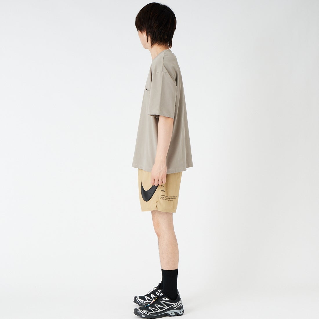 NIKE SWIM [ナイキスイム] グラフィックスペック 7インチボレーショーツ [NESSF508] N241 ﾊﾟﾗｼｭ &&モデル身長：177cm 着用サイズ：L&&