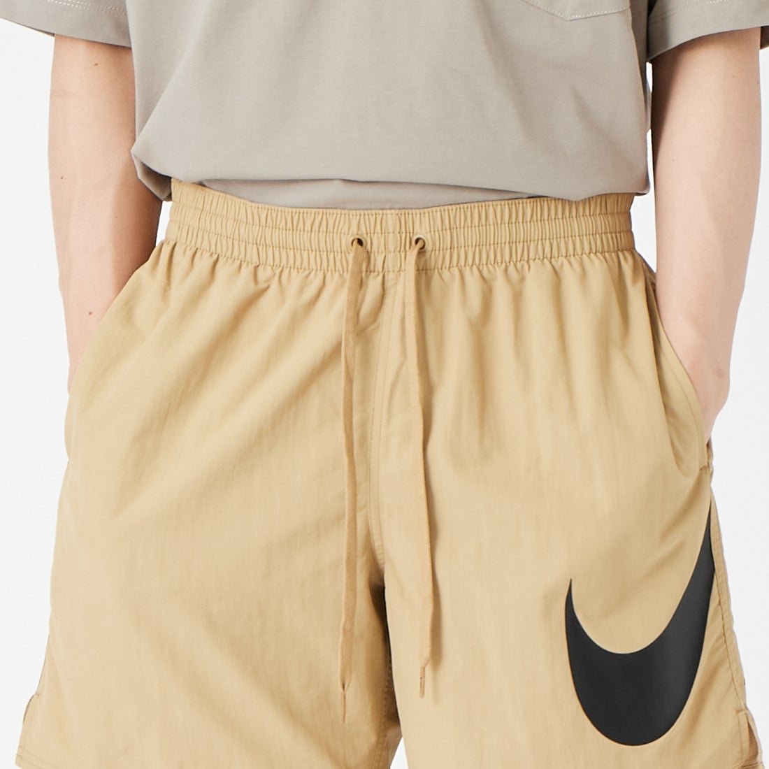 NIKE SWIM [ナイキスイム] グラフィックスペック 7インチボレーショーツ [NESSF508] N241 ﾊﾟﾗｼｭ &&モデル身長：177cm 着用サイズ：L&&