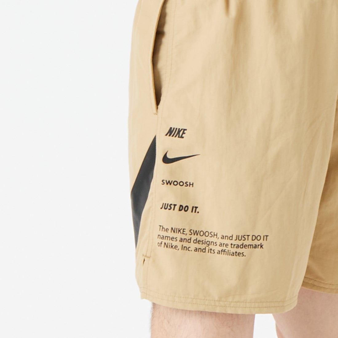 NIKE SWIM [ナイキスイム] グラフィックスペック 7インチボレーショーツ [NESSF508] N241 ﾊﾟﾗｼｭ &&モデル身長：177cm 着用サイズ：L&&