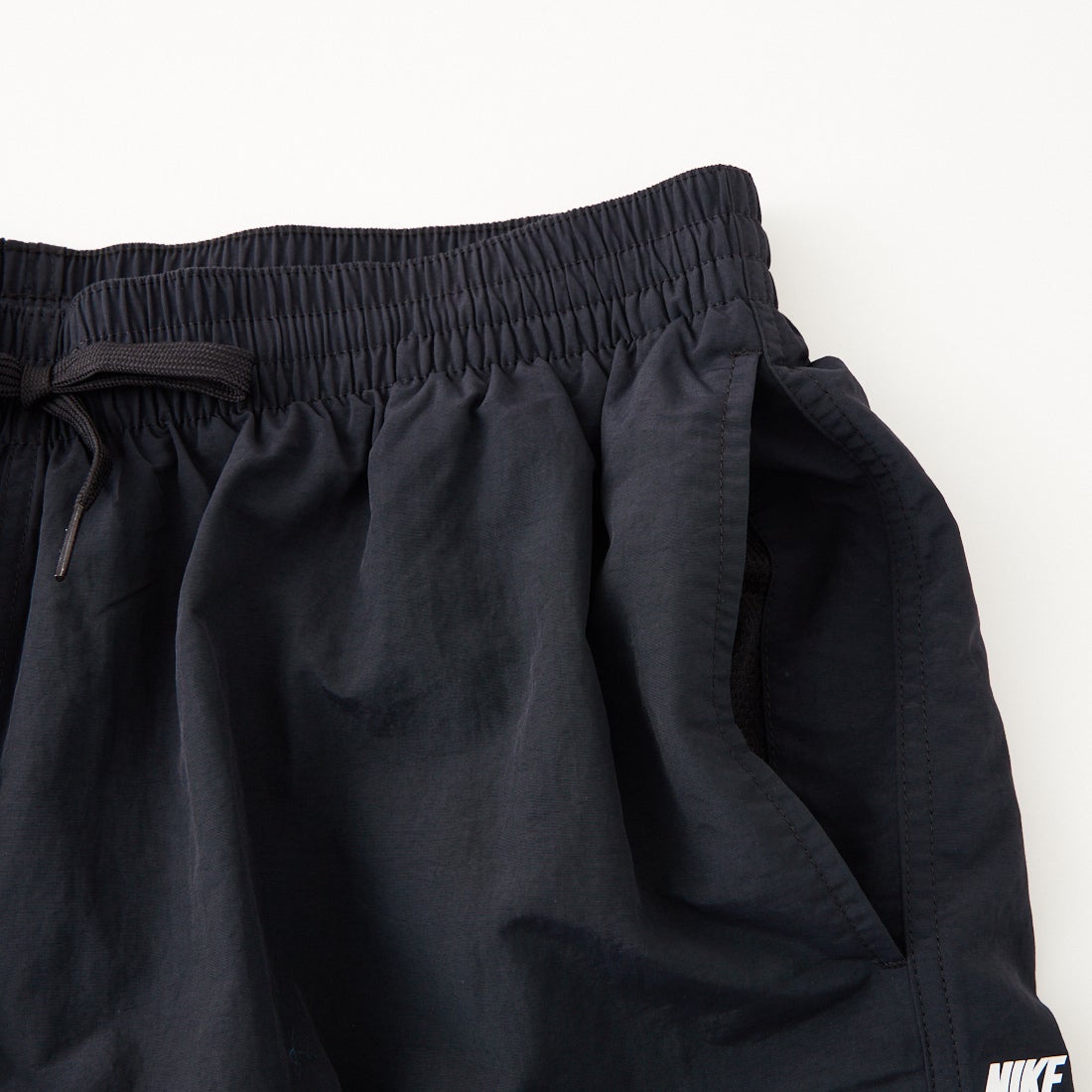NIKE SWIM [ナイキスイム] グラフィックスペック 7インチボレーショーツ [NESSF508] N001 ﾌﾞﾗｯｸ