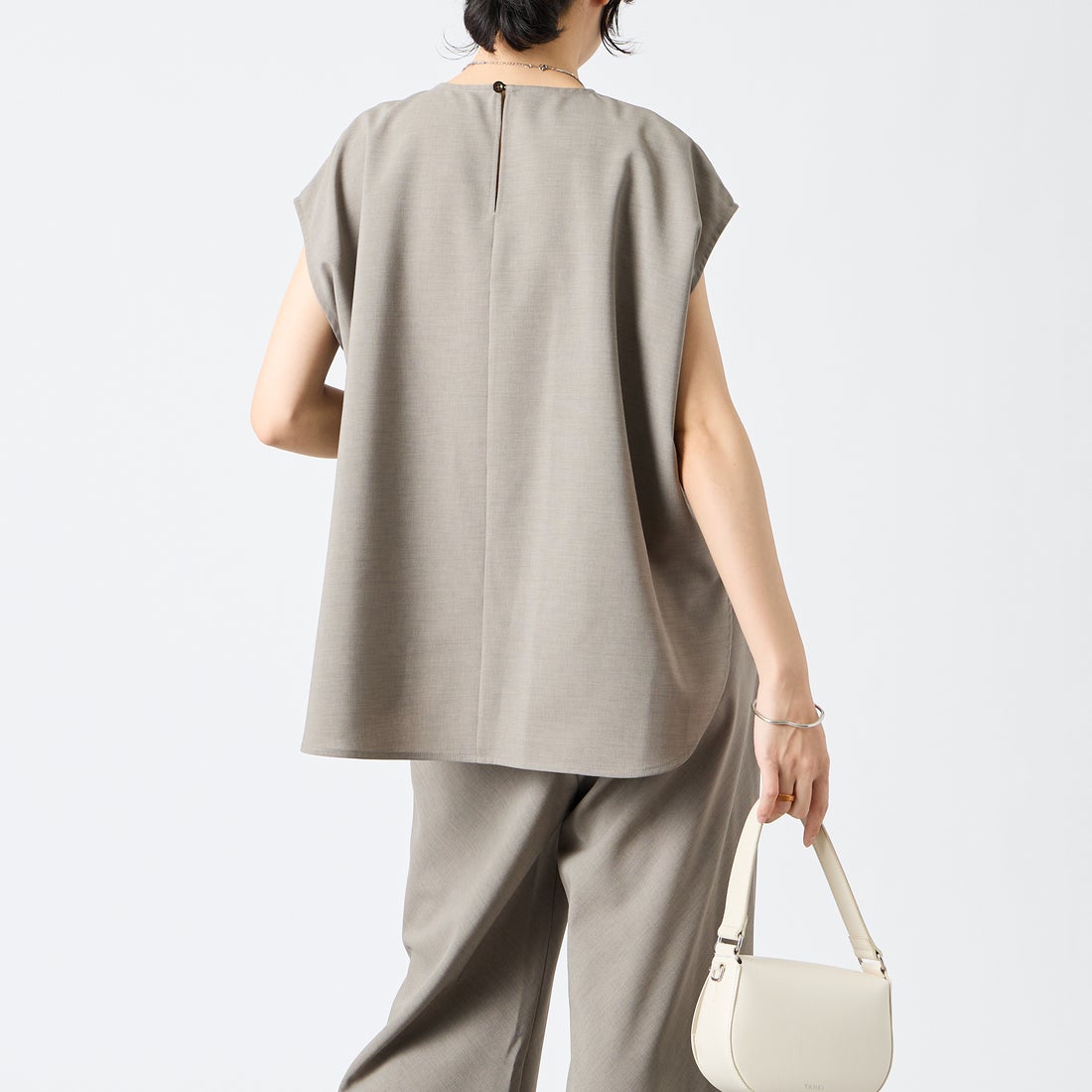 Jeans Factory Clothes [ジーンズファクトリークローズ] リネンライクポプリンプルオーバー [21268059] 002 ｸﾞﾚｰ &&モデル身長：162cm 着用サイズ：F&&