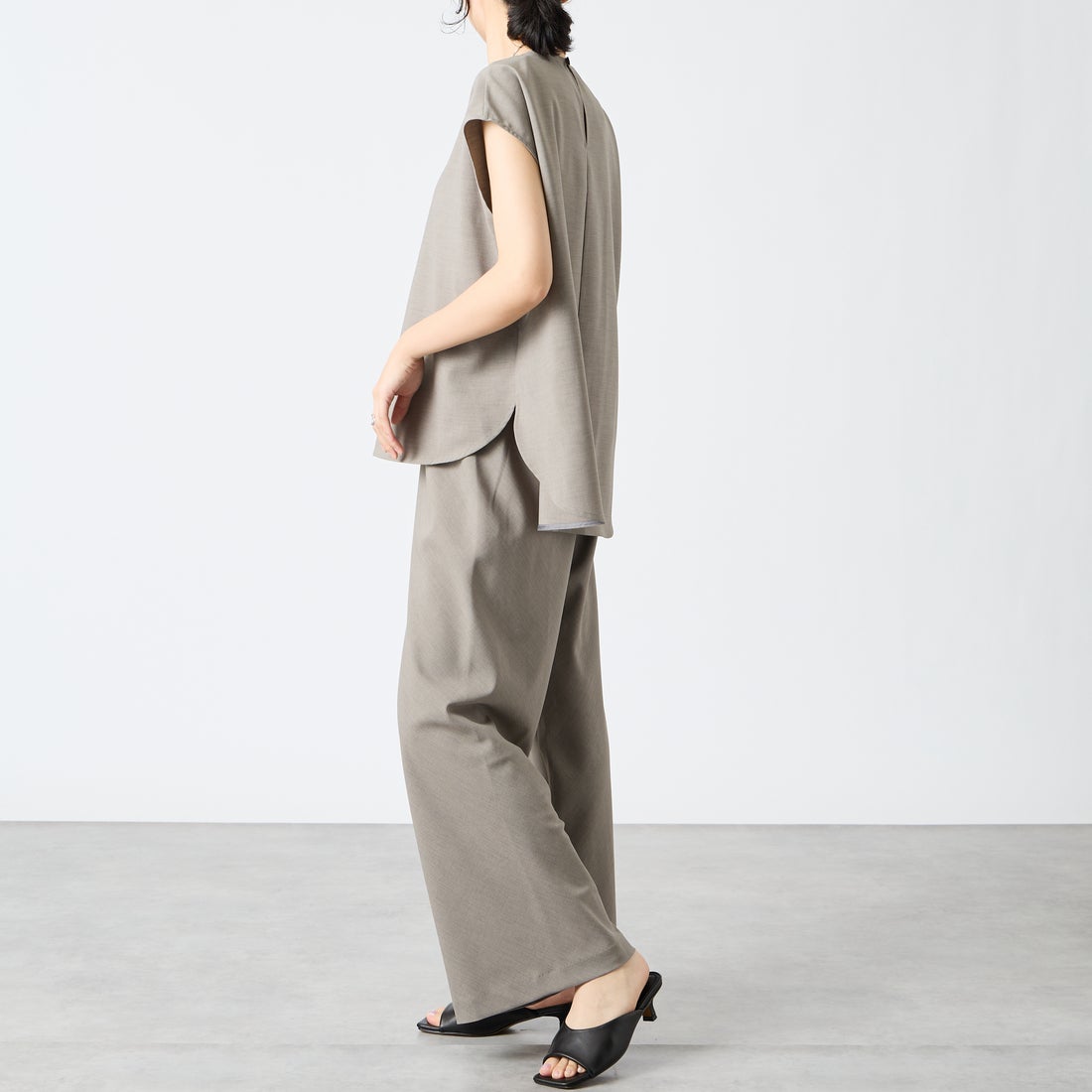 Jeans Factory Clothes [ジーンズファクトリークローズ] リネンライクポプリンバイアスパンツ [21268060] 002 ｸﾞﾚｰ &&モデル身長：162cm 着用サイズ：36&&