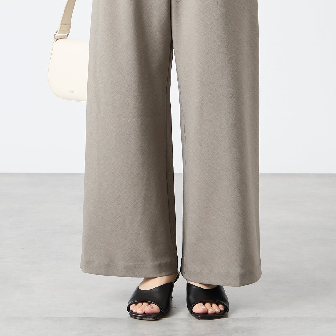 Jeans Factory Clothes [ジーンズファクトリークローズ] リネンライクポプリンバイアスパンツ [21268060] 002 ｸﾞﾚｰ &&モデル身長：162cm 着用サイズ：36&&
