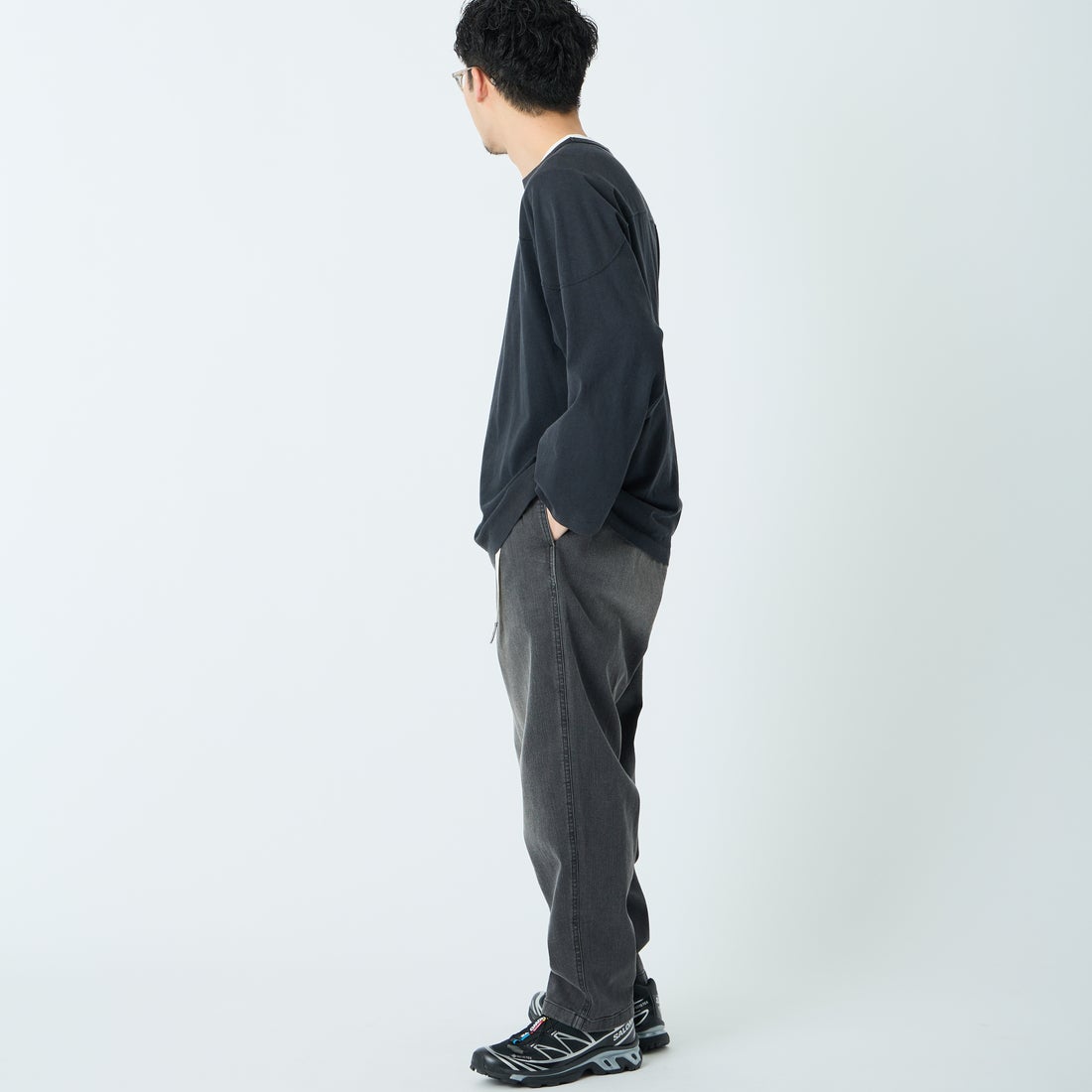 GRAMiCCi [グラミチ] 別注 ストレッチデニム エブリデイパンツ [DENIM-EVERYDAY-JF] BLACK USED &&モデル身長：168cm 着用サイズ：L&&