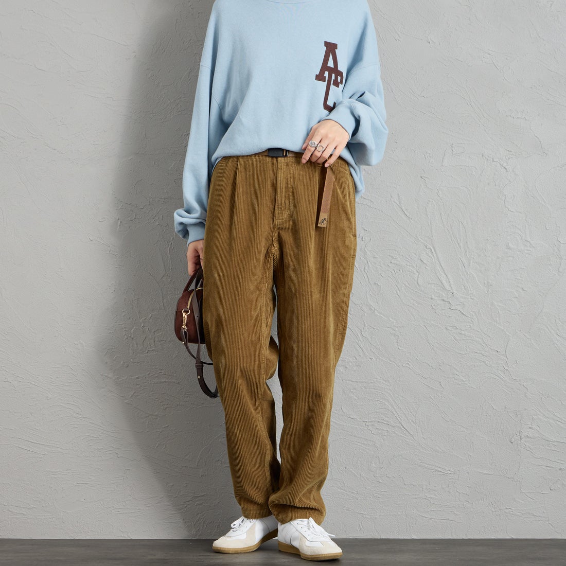 GRAMiCCi [グラミチ] 別注 コーデュロイ エブリデイパンツ [GMP6-F1026-JF] CAMEL &&モデル身長：162cm 着用サイズ：S&&