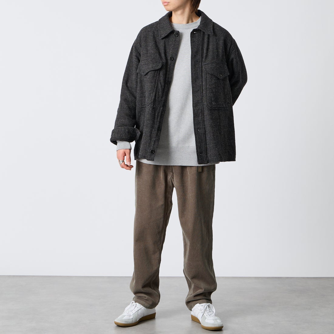 GRAMiCCi [グラミチ] 別注 コーデュロイ エブリデイパンツ [GMP6-F1026-JF] GREIGE &&モデル身長：177cm 着用サイズ：L&&