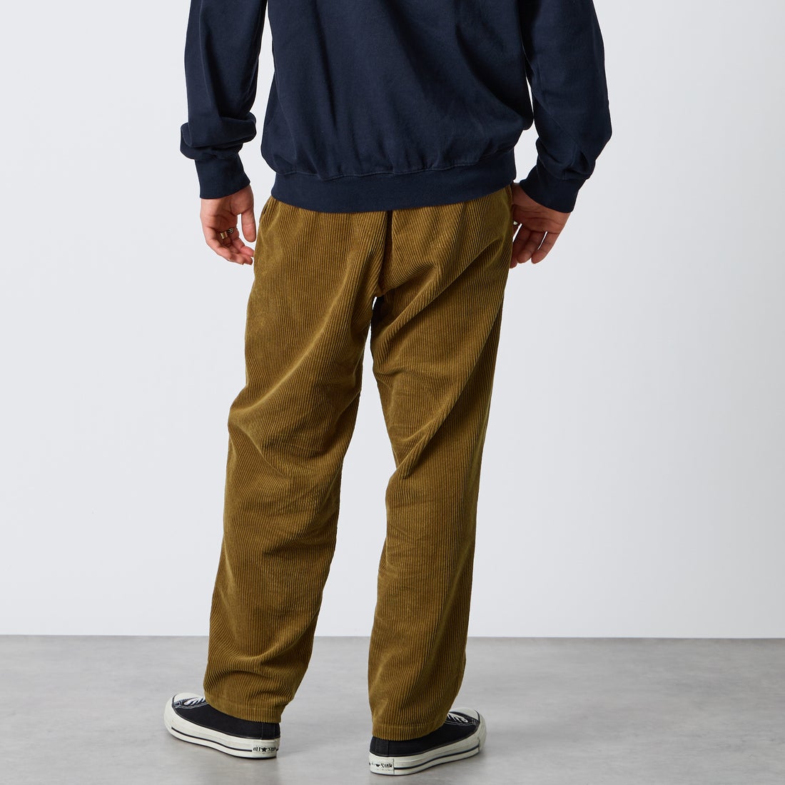 GRAMiCCi [グラミチ] 別注 コーデュロイ エブリデイパンツ [GMP6-F1026-JF] CAMEL &&モデル身長：177cm 着用サイズ：L&&