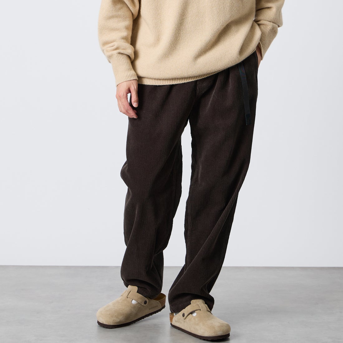 GRAMiCCi [グラミチ] 別注 コーデュロイ エブリデイパンツ [GMP6-F1026-JF] BROWN &&モデル身長：168cm 着用サイズ：L&&