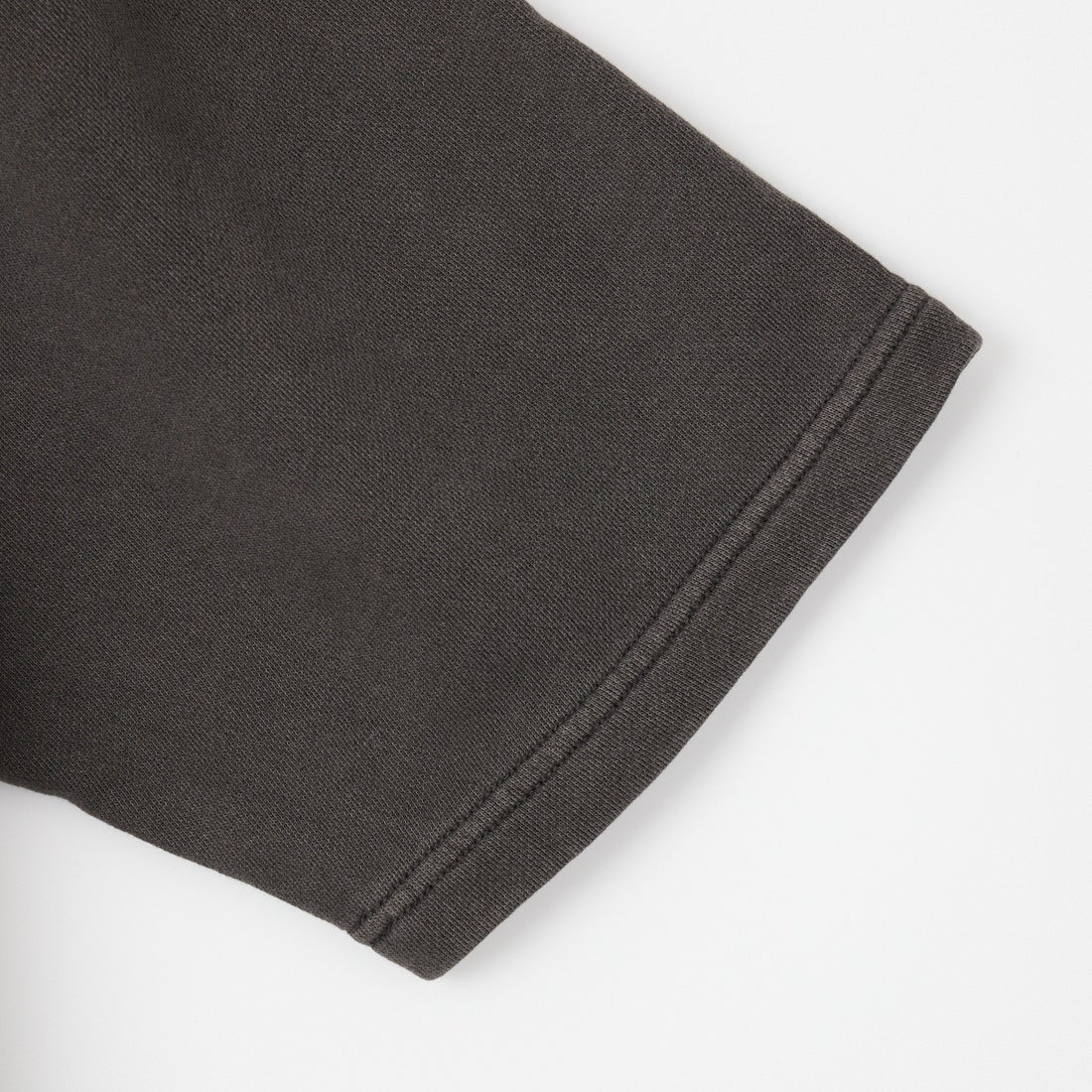 Saturdays NYC [サタデーズ ニューヨークシティ] ELLIOTT ピグメントダイショートスリーブスウェット [BBM26220] FADE BLACK