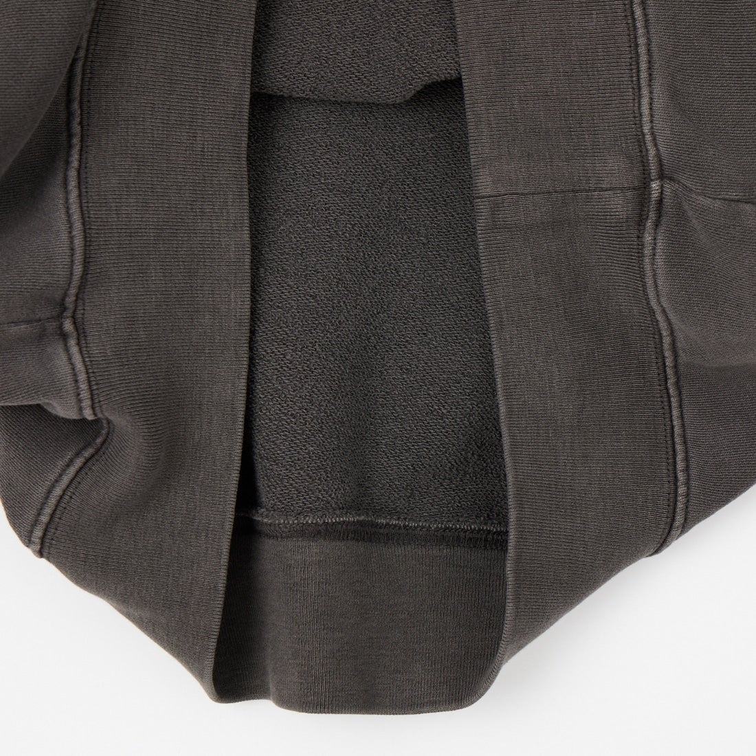 Saturdays NYC [サタデーズ ニューヨークシティ] ELLIOTT ピグメントダイショートスリーブスウェット [BBM26220] FADE BLACK