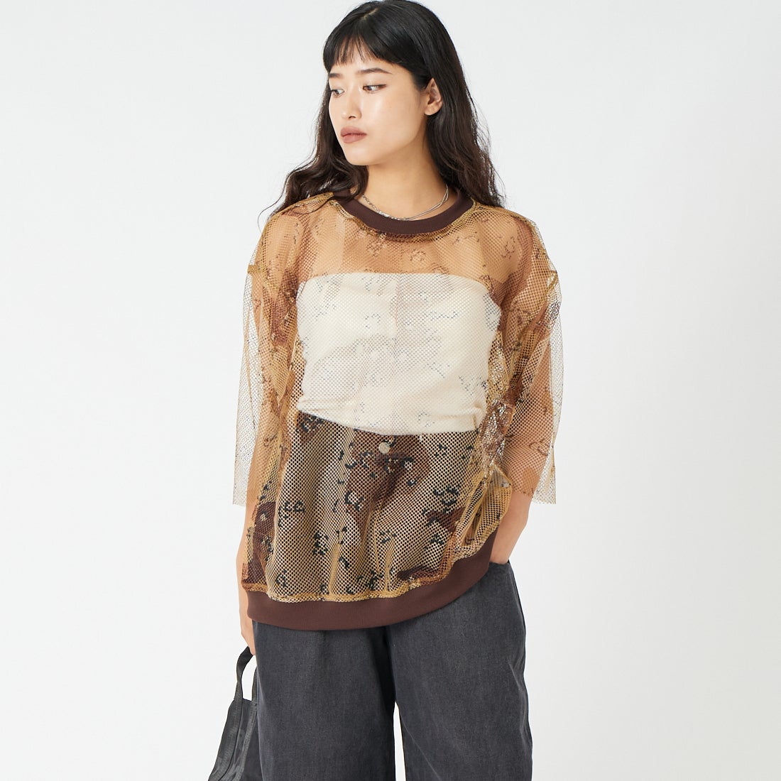 ODDMENT [オッドメント] メッシュネットTシャツ [INDIVI-NET-TEE] DESERT &&モデル身長：162cm 着用サイズ：ONE SIZE&&