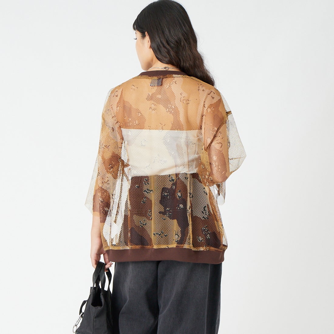 ODDMENT [オッドメント] メッシュネットTシャツ [INDIVI-NET-TEE] DESERT &&モデル身長：162cm 着用サイズ：ONE SIZE&&