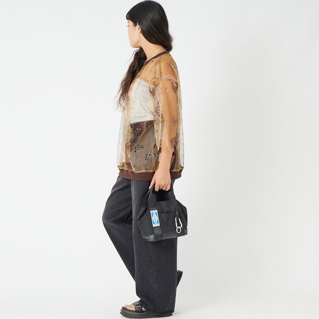 ODDMENT [オッドメント] メッシュネットTシャツ [INDIVI-NET-TEE] DESERT &&モデル身長：162cm 着用サイズ：ONE SIZE&&