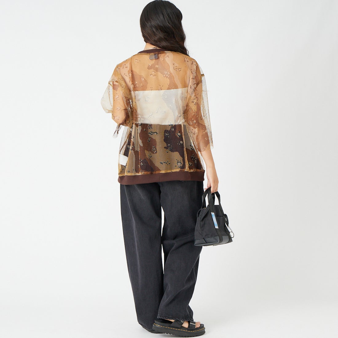 ODDMENT [オッドメント] メッシュネットTシャツ [INDIVI-NET-TEE] DESERT &&モデル身長：162cm 着用サイズ：ONE SIZE&&