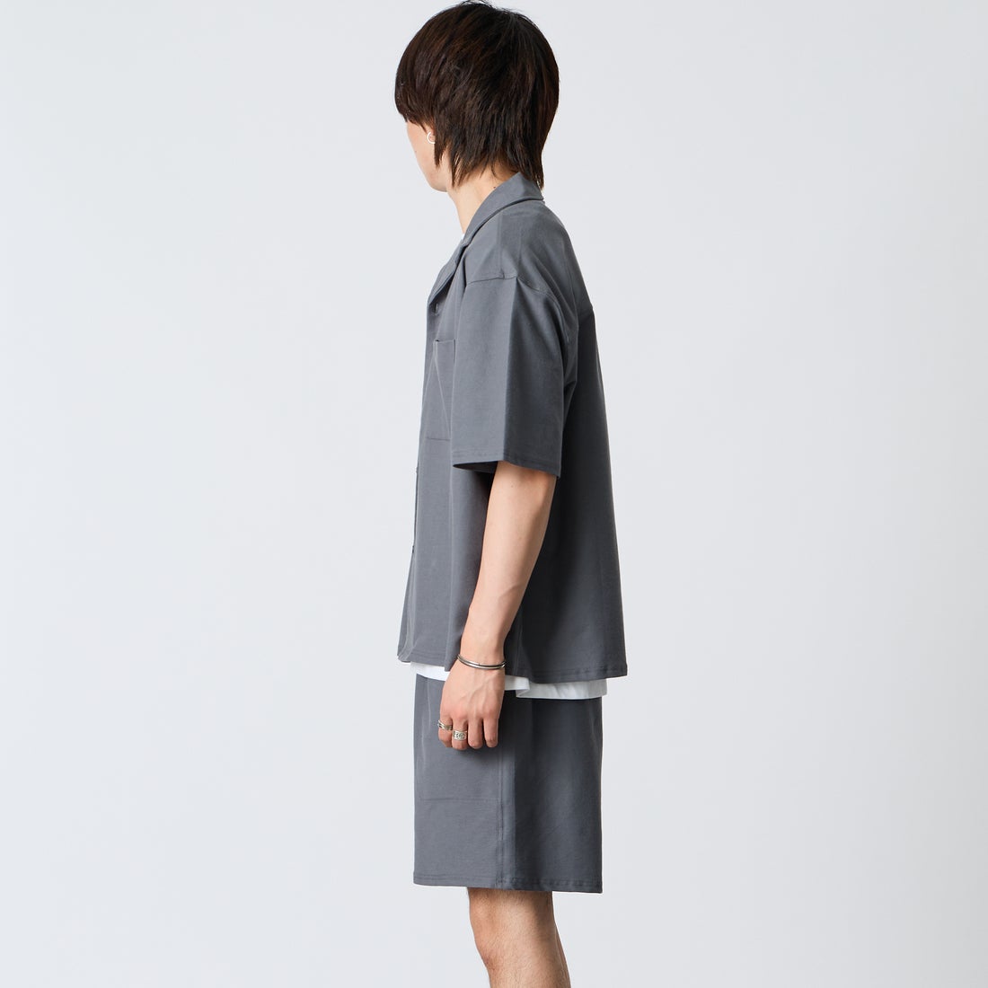 Jeans Factory Clothes [ジーンズファクトリークローズ] TECH WEAR クールリカバーシャツ [JFC-262-005] CHARCOAL &&モデル身長：177cm 着用サイズ：M&&