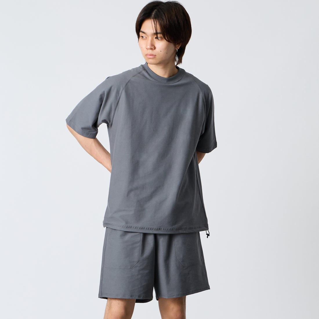 Jeans Factory Clothes [ジーンズファクトリークローズ] TECH WEAR クールリカバーTシャツ [JFC-262-004] CHARCOAL &&モデル身長：177cm 着用サイズ：M&&