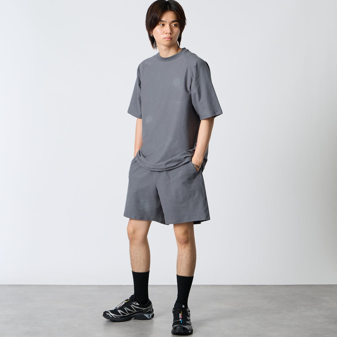 Jeans Factory Clothes [ジーンズファクトリークローズ] TECH WEAR クールリカバーTシャツ [JFC-262-004] CHARCOAL &&モデル身長：177cm 着用サイズ：M&&