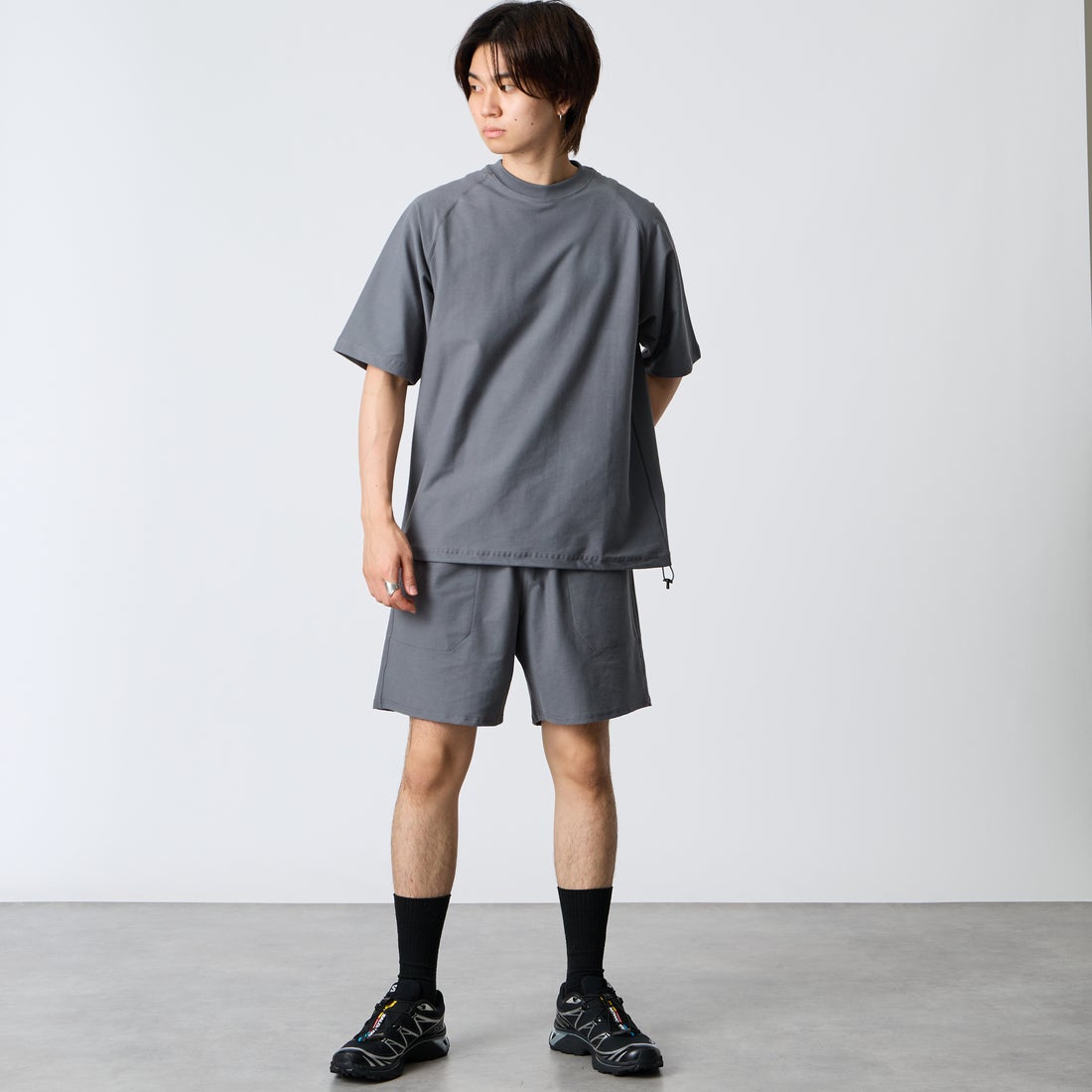 Jeans Factory Clothes [ジーンズファクトリークローズ] TECH WEAR クールリカバーTシャツ [JFC-262-004] CHARCOAL &&モデル身長：177cm 着用サイズ：M&&