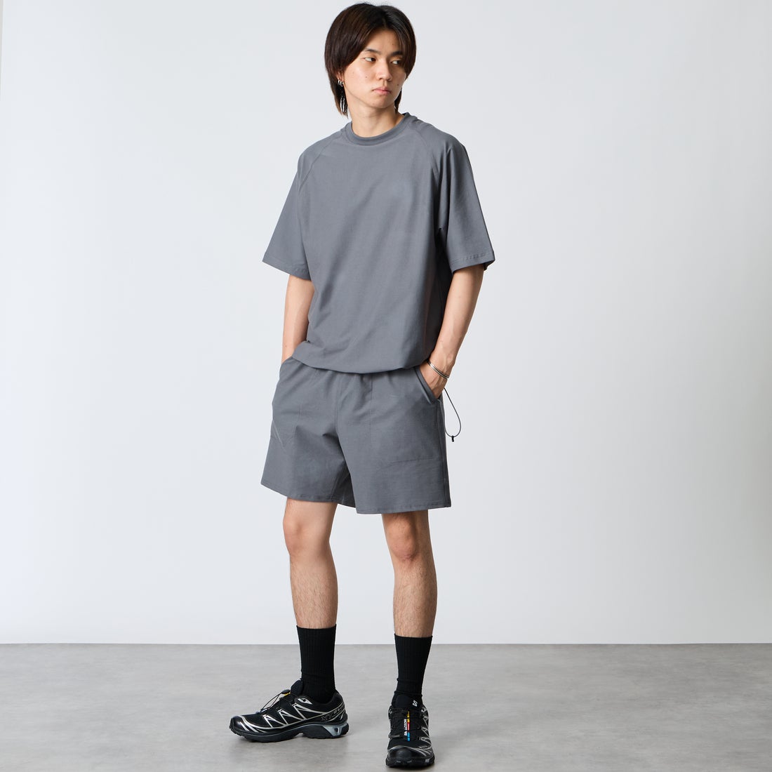 Jeans Factory Clothes [ジーンズファクトリークローズ] TECH WEAR クールリカバーTシャツ [JFC-262-004] CHARCOAL &&モデル身長：177cm 着用サイズ：M&&