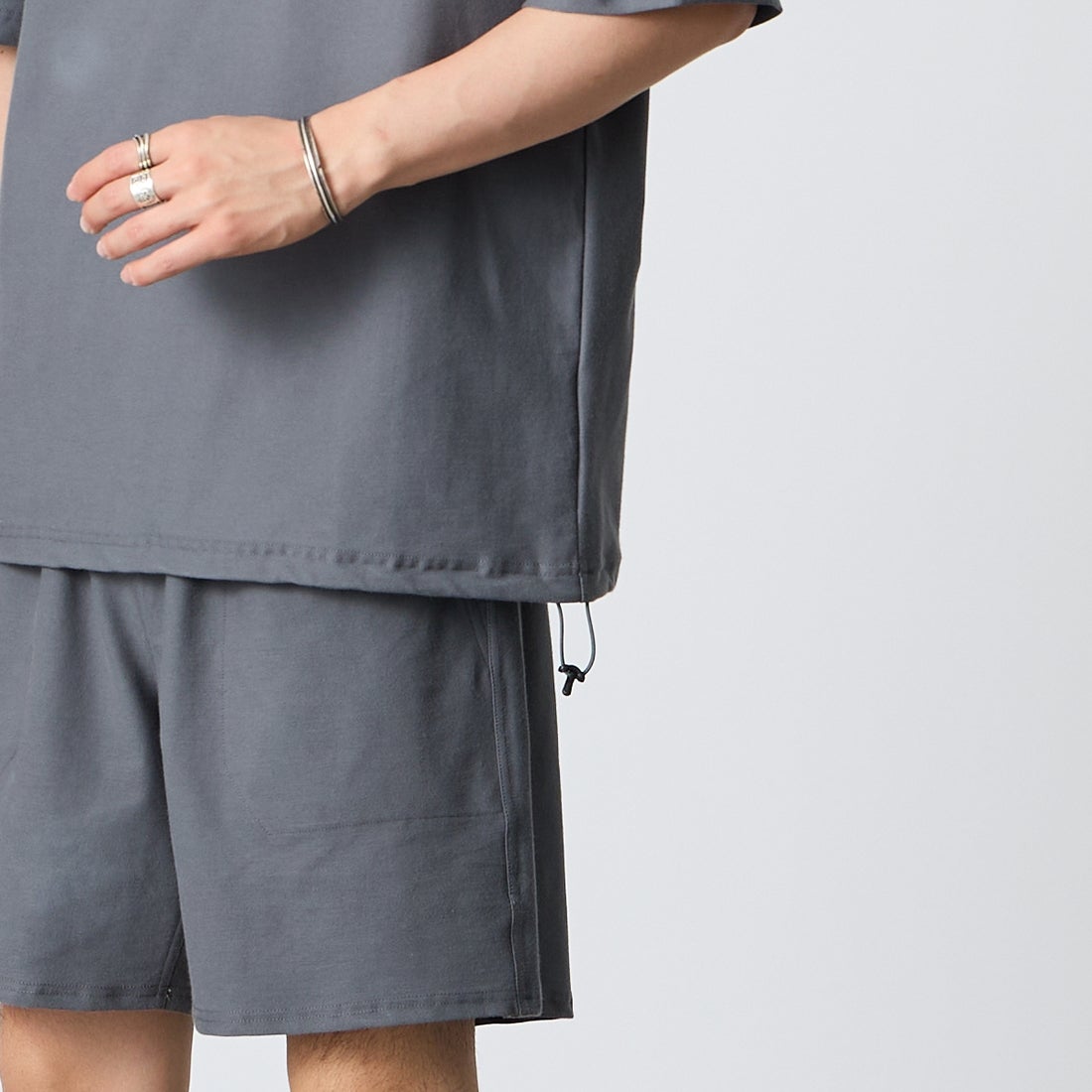 Jeans Factory Clothes [ジーンズファクトリークローズ] TECH WEAR クールリカバーTシャツ [JFC-262-004] CHARCOAL &&モデル身長：177cm 着用サイズ：M&&