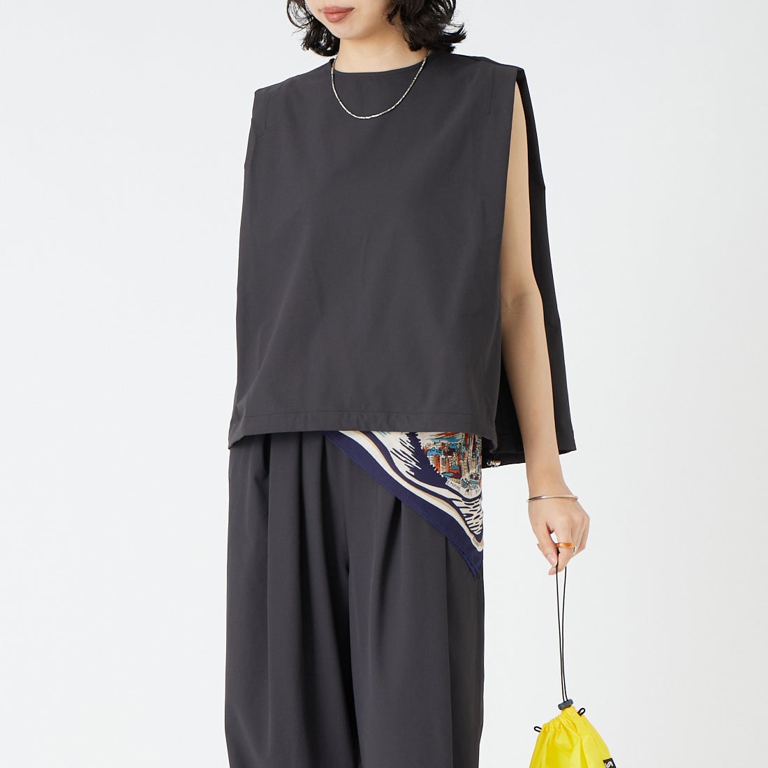 BLACK&&モデル身長：162cm 着用サイズ：F&&