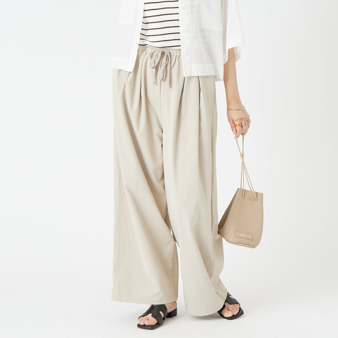 BEIGE&&モデル身長：162cm 着用サイズ：36&&