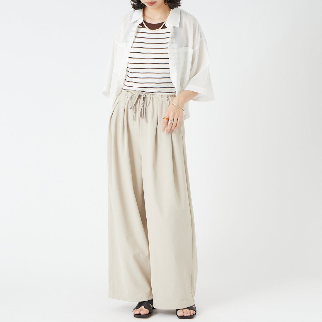 USINE [ユジーヌ] 機能素材イージーワイドタックパンツ [26SSIN-07PN] BEIGE &&モデル身長：162cm 着用サイズ：36&&