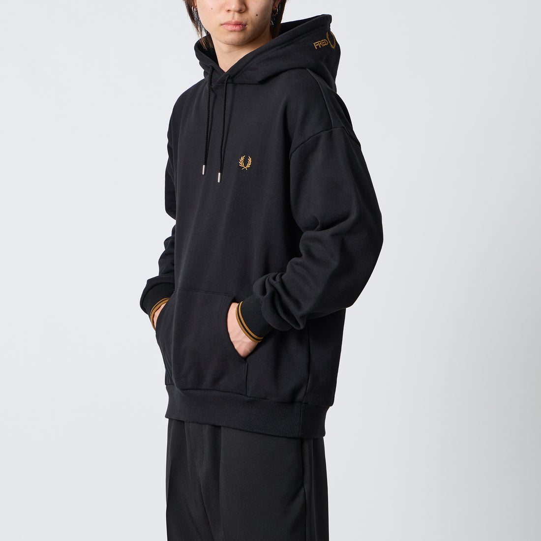 BLACK/D.CA&&モデル身長：177cm 着用サイズ：L&&