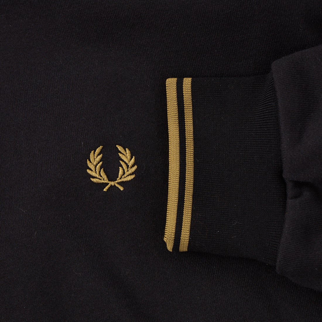 FRED PERRY [フレッドペリー] 別注 フードロゴ刺繍スウェットパーカー [FPM-26A-012JF] BLACK/D.CA