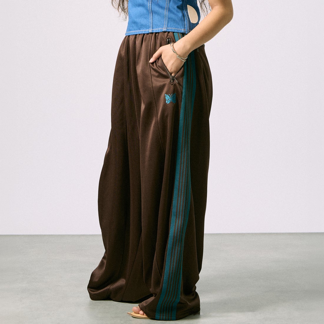 BROWN&&モデル身長：162cm 着用サイズ：1&&