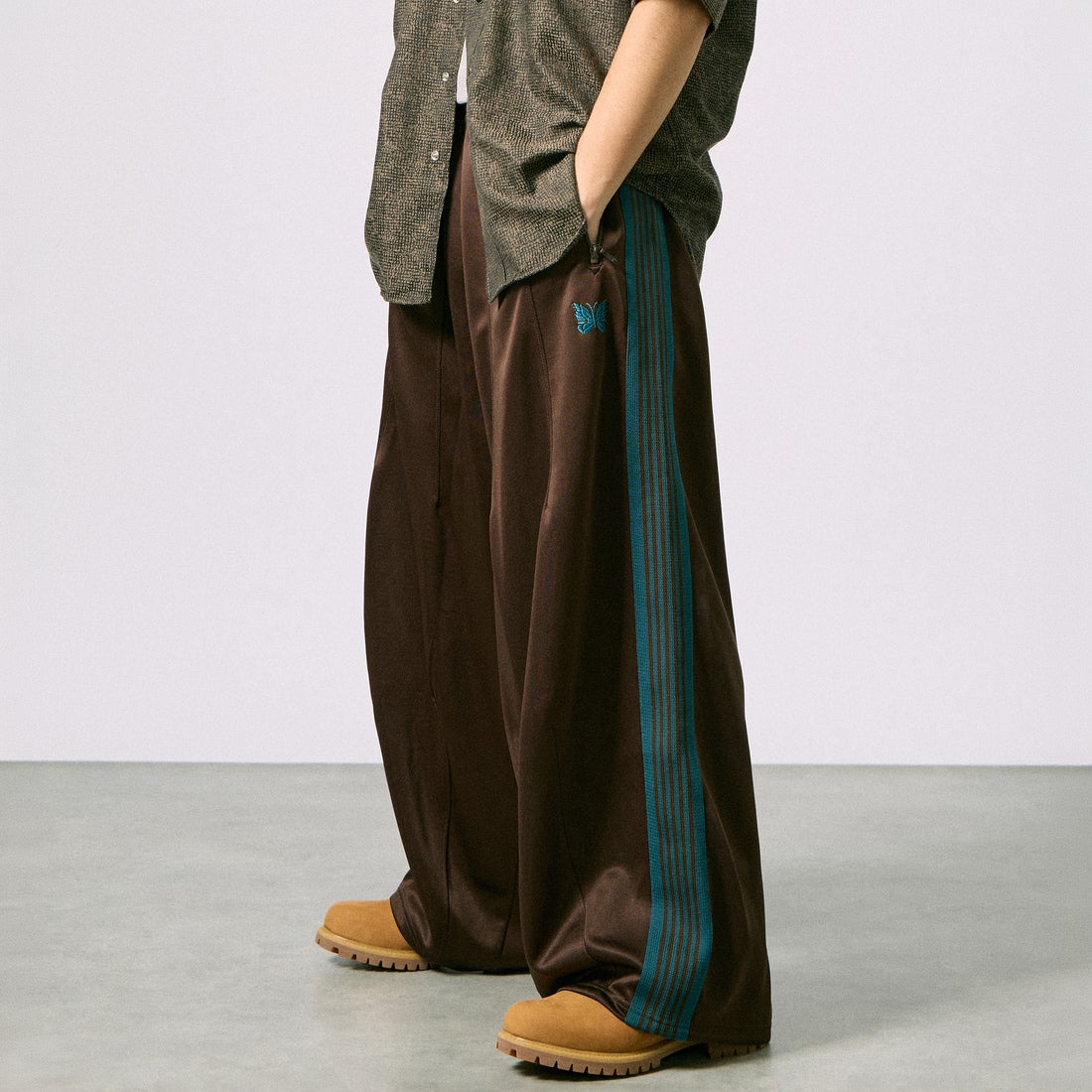 BROWN&&モデル身長：171cm 着用サイズ：M&&