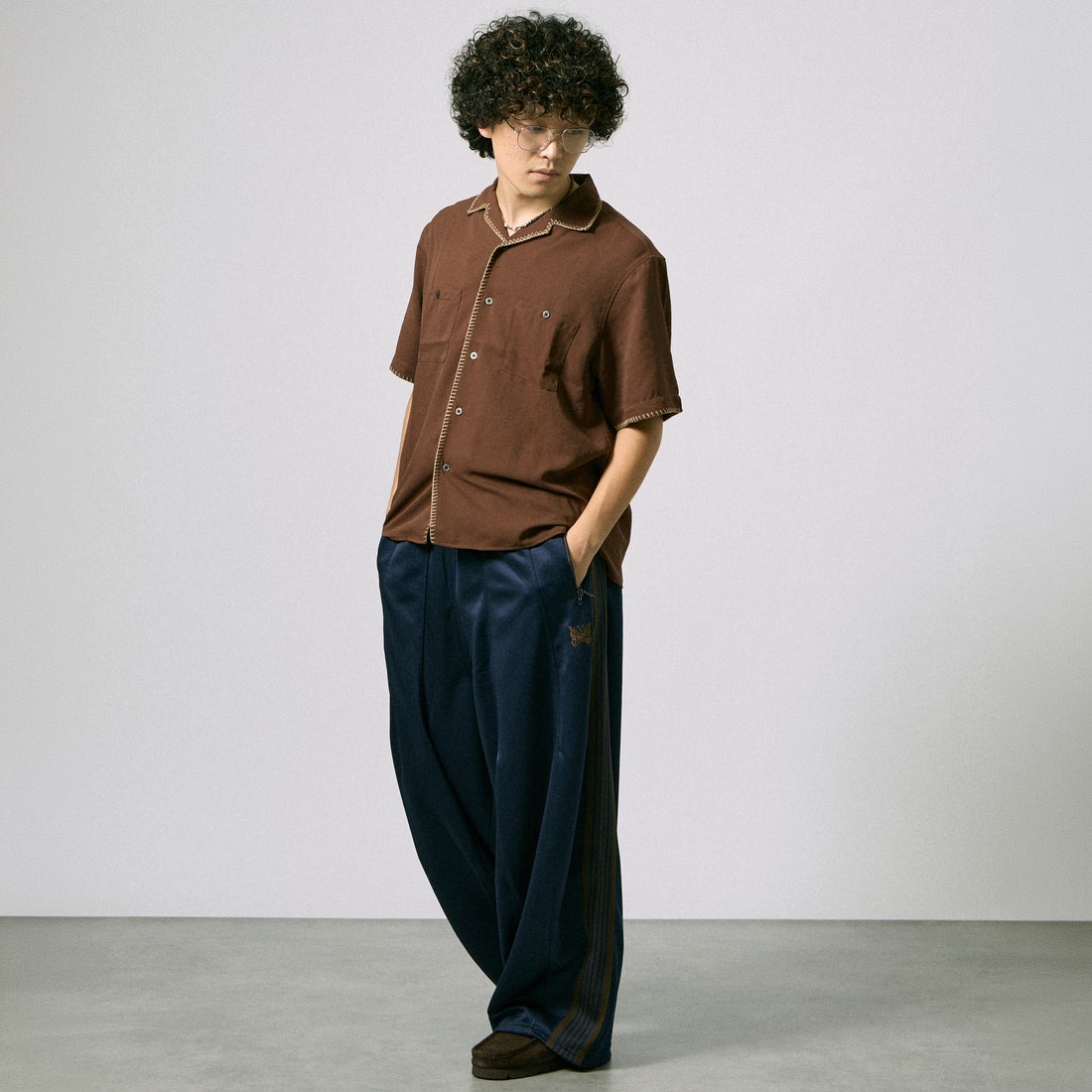 Needles [ニードルズ] 別注 ヒザデルトラックパンツ [SX1664-JF] NAVY &&モデル身長：171cm 着用サイズ：M&&