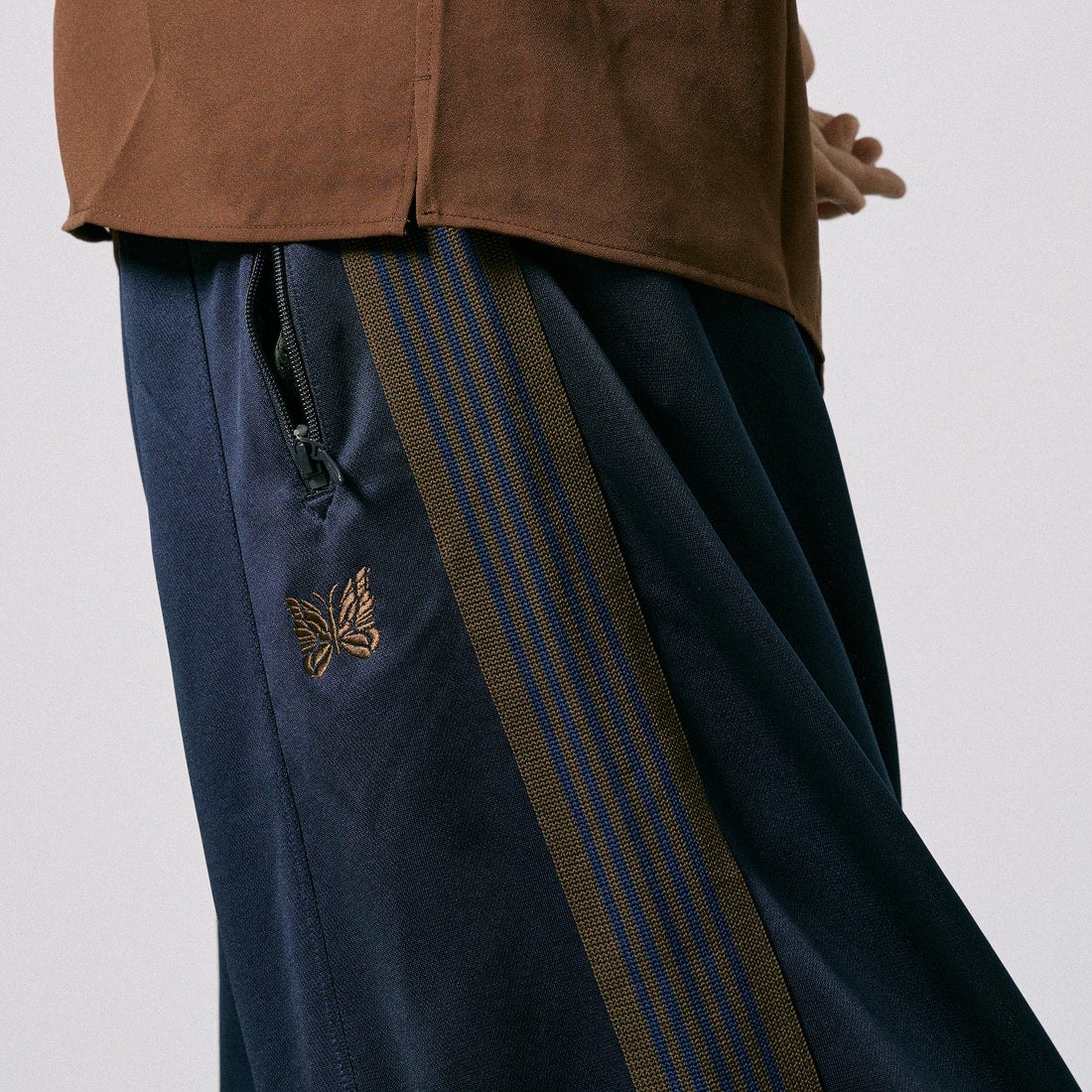 Needles [ニードルズ] 別注 ヒザデルトラックパンツ [SX1664-JF] NAVY &&モデル身長：171cm 着用サイズ：M&&