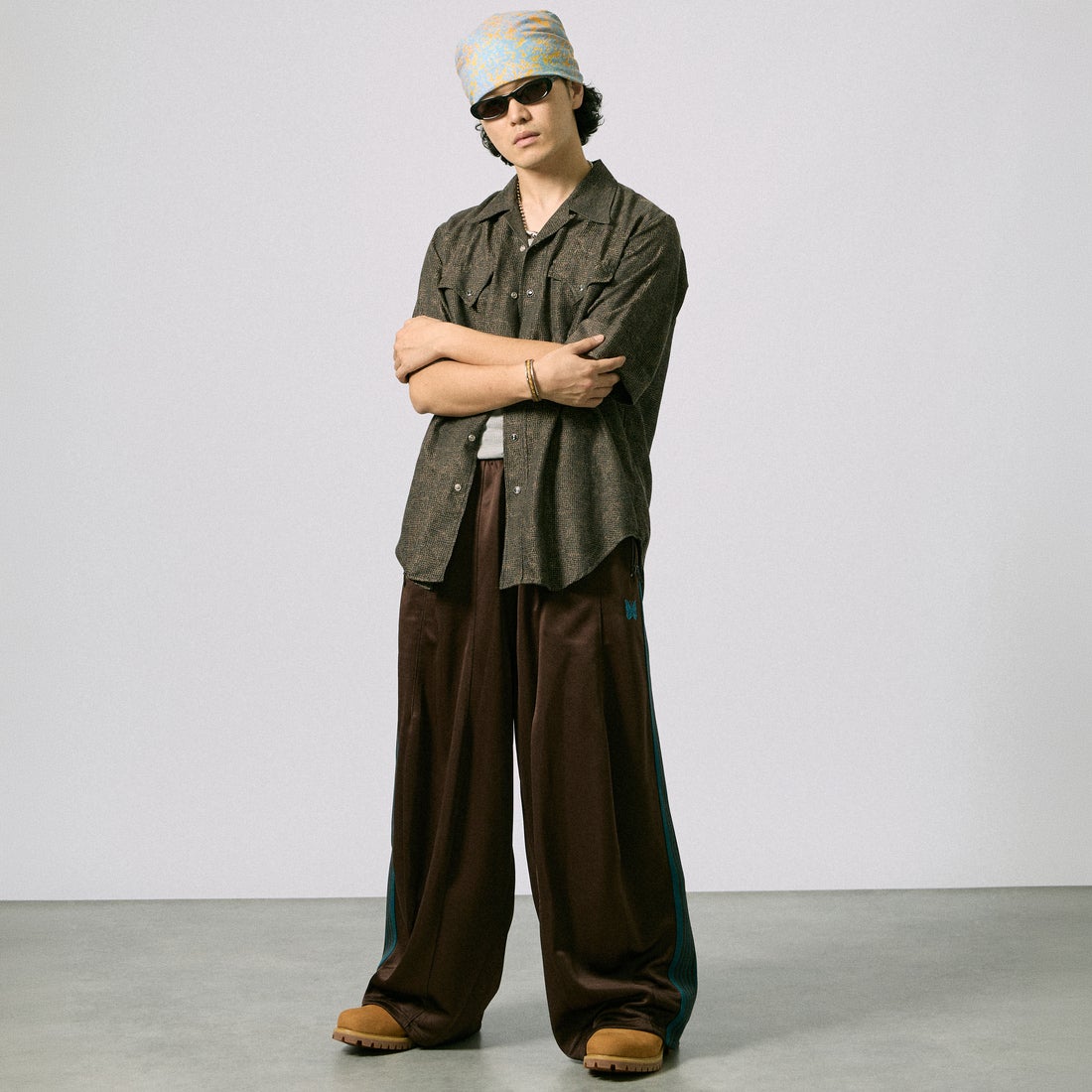 Needles [ニードルズ] 別注 ヒザデルトラックパンツ [SX1664-JF] BROWN &&モデル身長：171cm 着用サイズ：M&&