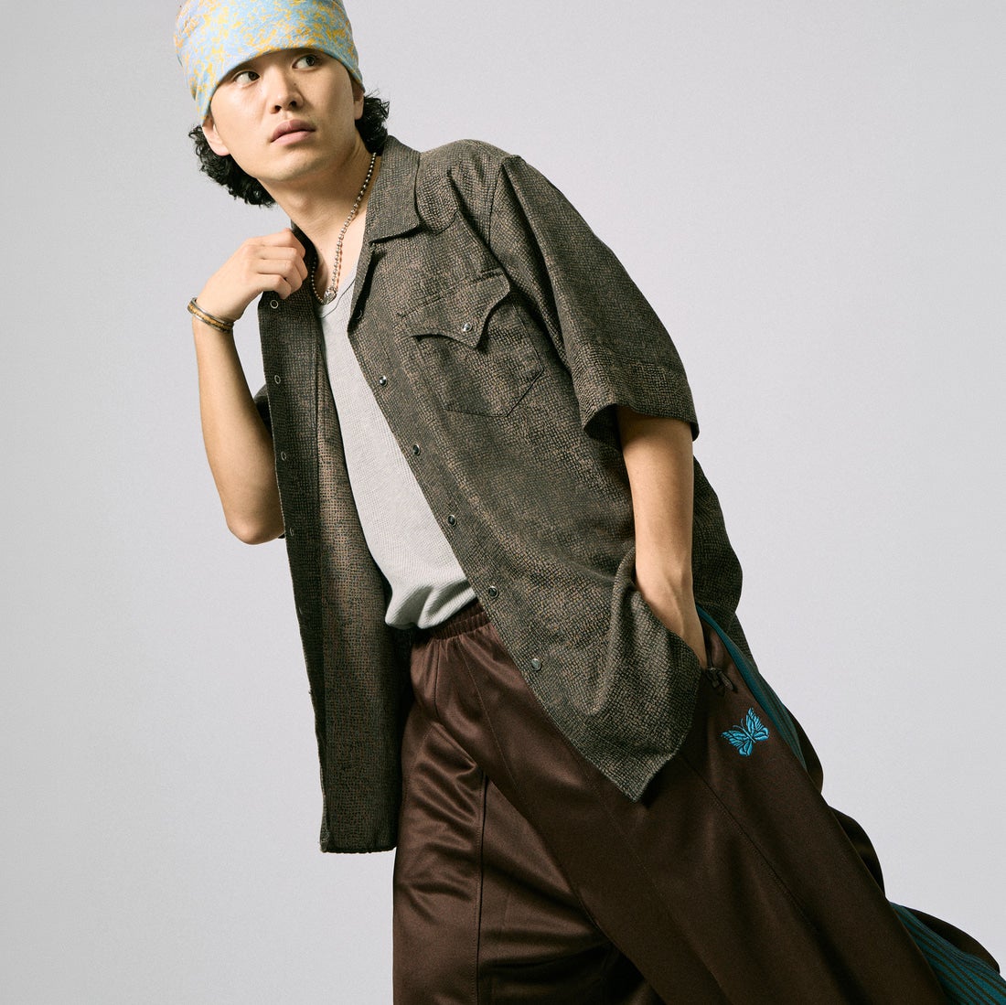 Needles [ニードルズ] 別注 ヒザデルトラックパンツ [SX1664-JF] BROWN &&モデル身長：171cm 着用サイズ：M&&
